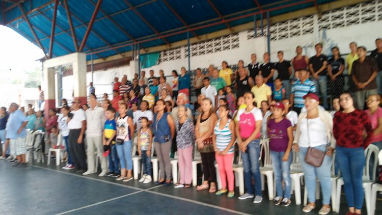   Desde la parroquia San Luis, Valera, antiguo bastión del oficialismo, ratificaron compromiso con Guaidó. Gráficas: cortesía