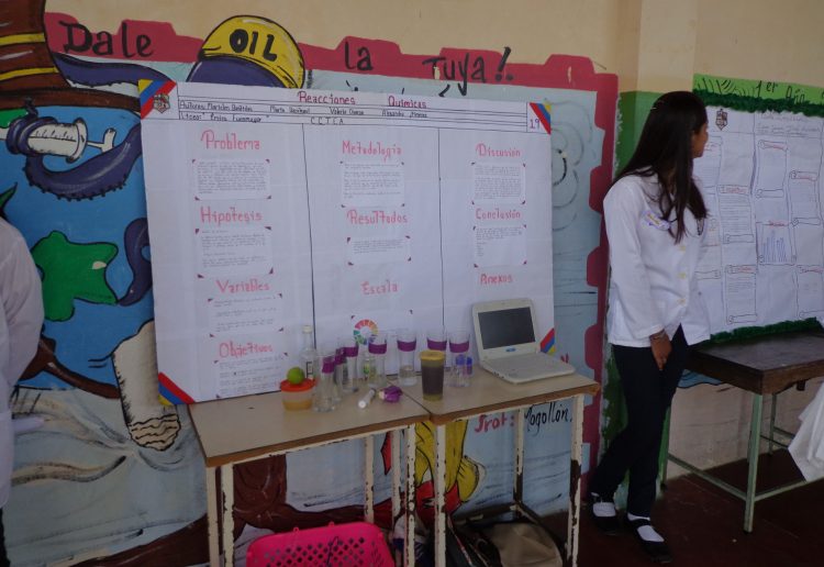 Encuentro científico y muestra tecnológica institucional en Liceo Emiro Fuenmayor de Betijoque