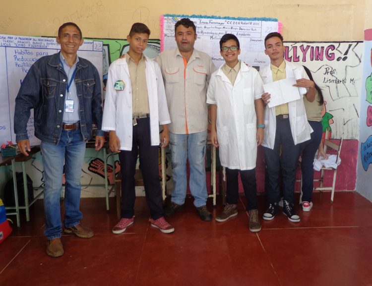 Encuentro científico y muestra tecnológica institucional en Liceo Emiro Fuenmayor de Betijoque