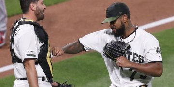 Felipe Vásquez salva el primero