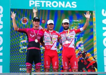 Rotundos triunfos simultáneos logró Androni Sidermec en Malasia y Francia