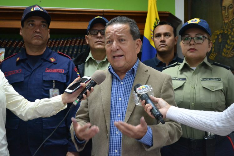 El alcalde capitalino Gustavo Delgado, anunció en rueda de prensa que desde el ente municipal han sostenido diversas reuniones con los organismo de seguridad.