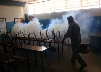 Salud Ambiental continúa realizando jornadas de fumigación en distintas comunidades