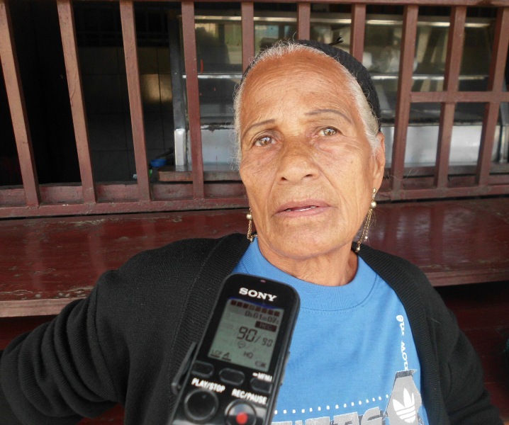 La Quebrada Segovia está en el patio de sus casas