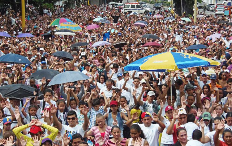 Valera se unió en oración y adoración a la Divina Misericordia