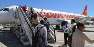Dos aviones trasladan a más de 170 venezolanos al país desde Ecuador