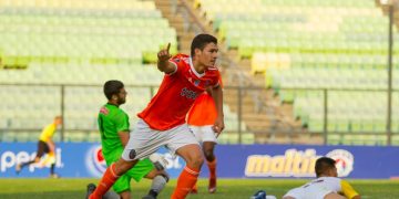 De mal en peor en amarillo y marrón