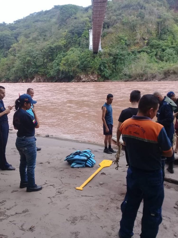 Funcionarios de la División Contra Homicidios del Cicpc – Táchira llegaron para el levantamiento del cadáver e inicio de las investigaciones