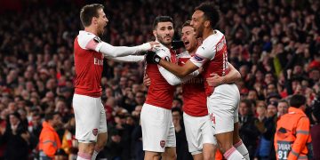 Arsenal y Chelsea dan el paso de visita