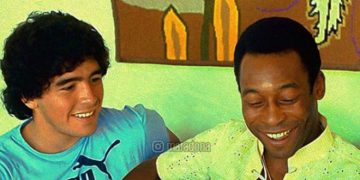Maradona apoya a Pelé y Conmebol lo honra 