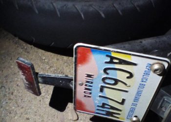 Perecieron conductores de dos motos durante choque frontal en via al llano