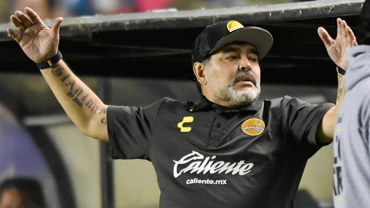 Diego Maradona sigue haciéndolo con la boca, jejeje