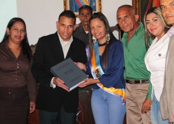 Alcaldesa de Valera Iroschima Vásquez presentó su memoria y cuenta 2018
