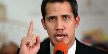 Guaidó niega negociaciones con el gobierno, pero confirma «mediación» de Noruega