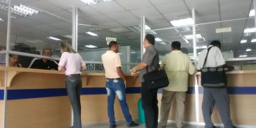 Papeleo  y cedulación se trunca por racionamientos