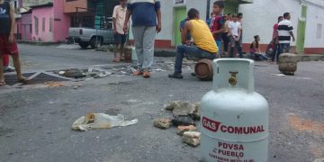 Vecinos protestan por falta de gas en barrio El Milagro