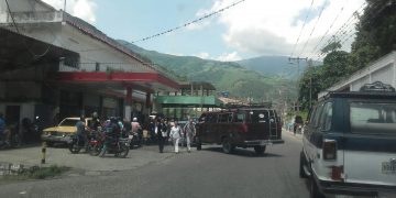 Vuelve la pesadilla de colocar gasolina en Trujillo