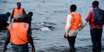 16 muertos entre futbolistas e hinchas en naufragio