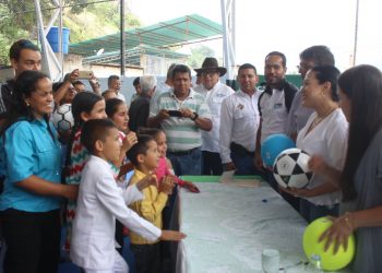 Laidy Gómez evalúa aumentar monto de becas estudiantiles