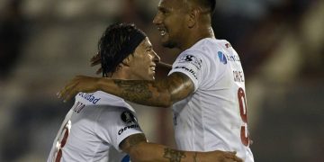 Lara sale goleado pero jugará Sudamericana