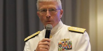 Faller afirmó apoyo total al cambio democrático en Venezuela