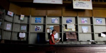 Cuba enfrenta crisis racionando venta de productos básicos