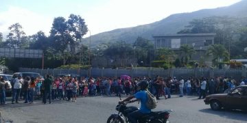 Vuelve la pesadilla de colocar gasolina en Trujillo