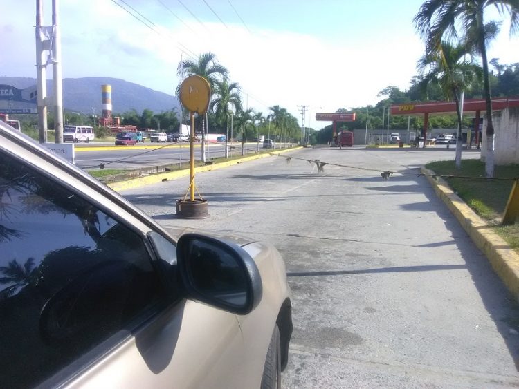Las colas en el Eje Vial Valera-Trujillo son numerosas a diario y la conflictividad es latente por la falla en la gasolina.