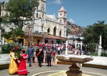 Capachenses conmemoran 144 aniversario de su fundación