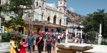 Capachenses conmemoran 144 aniversario de su fundación