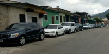 Tras 9 días en cola, habitantes advierten tracar panamericana sino asignan gandola