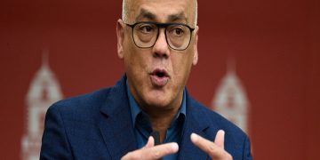 Gobierno y oposición venezolana inician acercamientos en Noruega