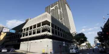 Maduro a través del BCV afloja el mercado cambiario