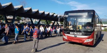 No hay buses pa’ tanta gente,  Sabaneta pide un bus Trujillo