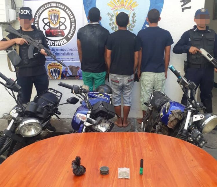 Los tres motorizados fueron aprehendidos en el sector conocido como El Cují, en Ureña, según el reporte de las autoridades policiales (Foto: Prensa PoliTáchira)
