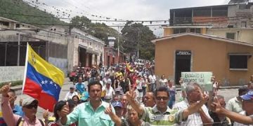 Frente al 222 BIRD exigieron a las FANB que se pongan del lado del pueblo