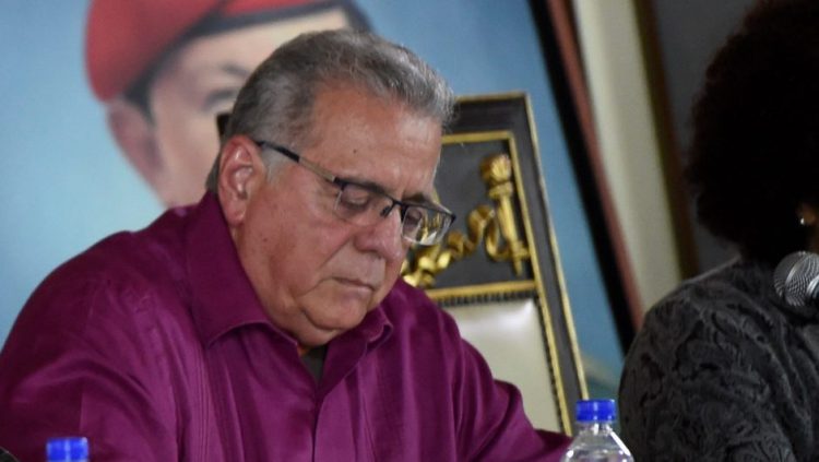 Isaías Rodríguez hombre de confianza del chavismo dejó su cargo