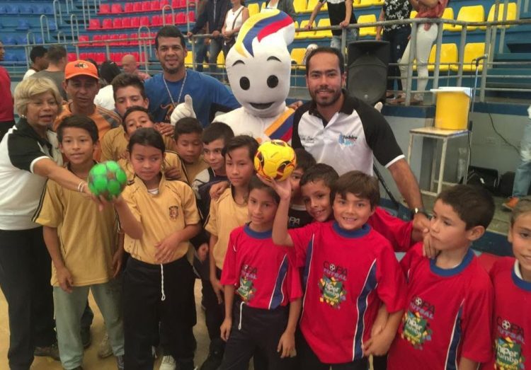 Un exitoso debut registró el Festival de Mini Balonmano Escolar 2019