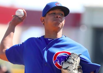 Adbert Alzolay brilló y Arteaga debutó también