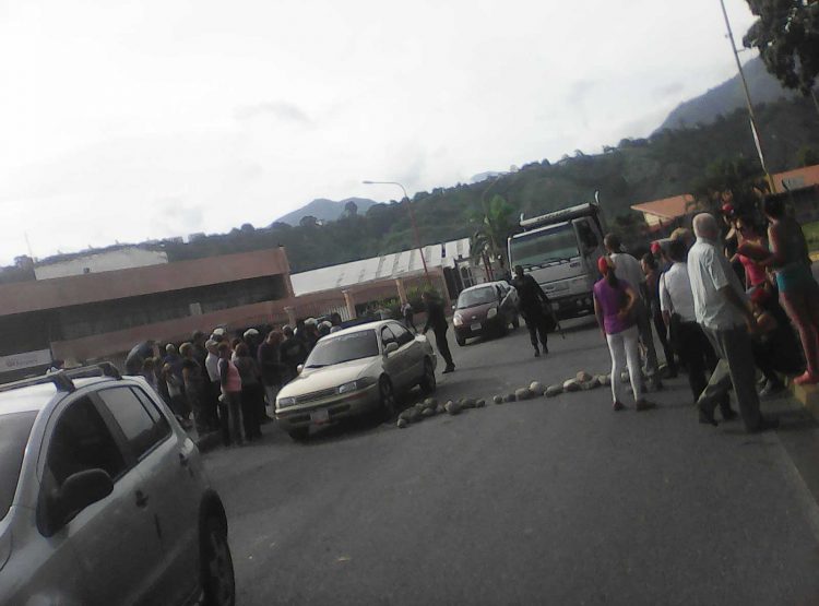 Por más de 25 días sin agua protestaron en Plata 3