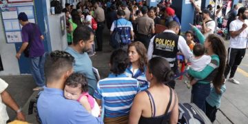 Perú impidió entrada a 97 venezolanos con documentación incompleta