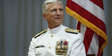 Jefe de Comando Sur EE.UU. dice que Rusia, China y Venezuela representan una amenaza