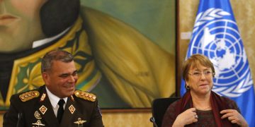 En segundo día de su visita Bachelet se reunió con Padrino López