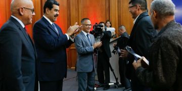 Presidente Maduro entregó Premio Nacional del Periodismo 2019