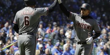 Escobar lidera trío criollo en record jonronero