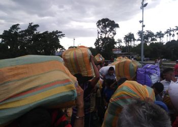 «Mulas humanas» hacen más dificil el cruce por  el Puente Internacional Simón Bolívar hacia Venezuela