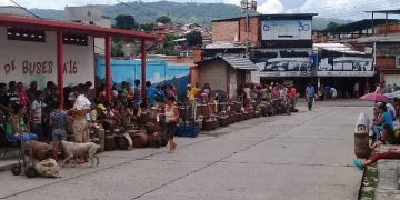 Consejos comunales de La Floresta reclaman surtido de gas doméstico