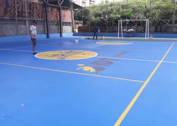 Entregan balones y calzado para los niños deportistas