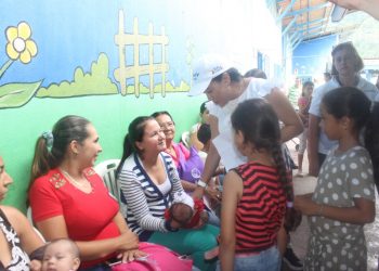Gobernadora Laidy Gómez denunció que 35 por ciento de niños de Umuquena padecen problemas de piel