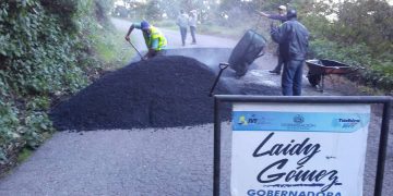 Gobernación ejecuta asfaltados de obras del FCI
